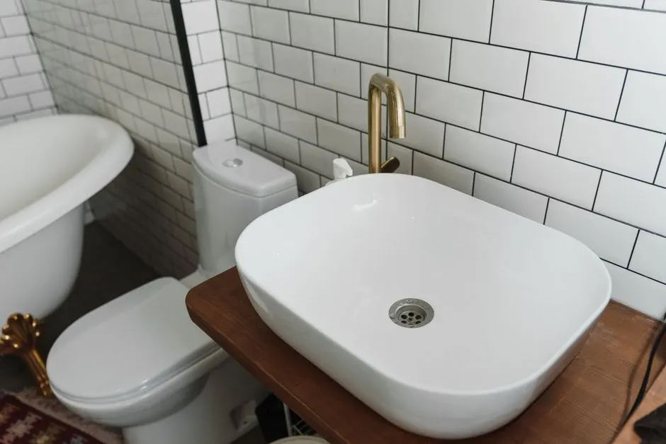 How to fix a running toilet and stop the noise